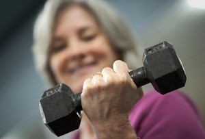 strength_training_woman_lifting_dumbbell