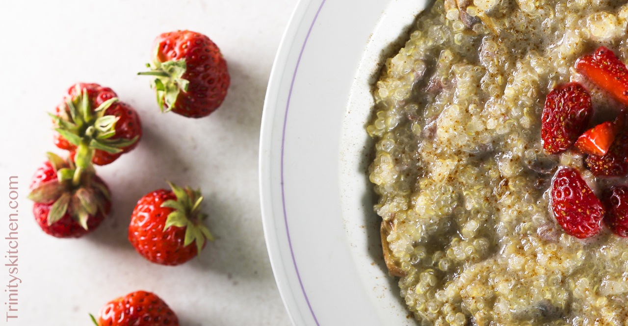 Quinoa Breakfast Bowl (gluten-free, dairy-free porridge)