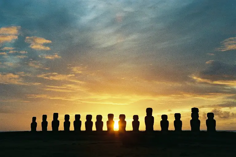 The Lost Civilisation of Planet Mu - Moai Statues, Easter Island - Photo by Ryoji