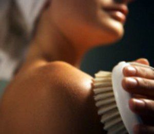 6 benefits of dry skin brushing