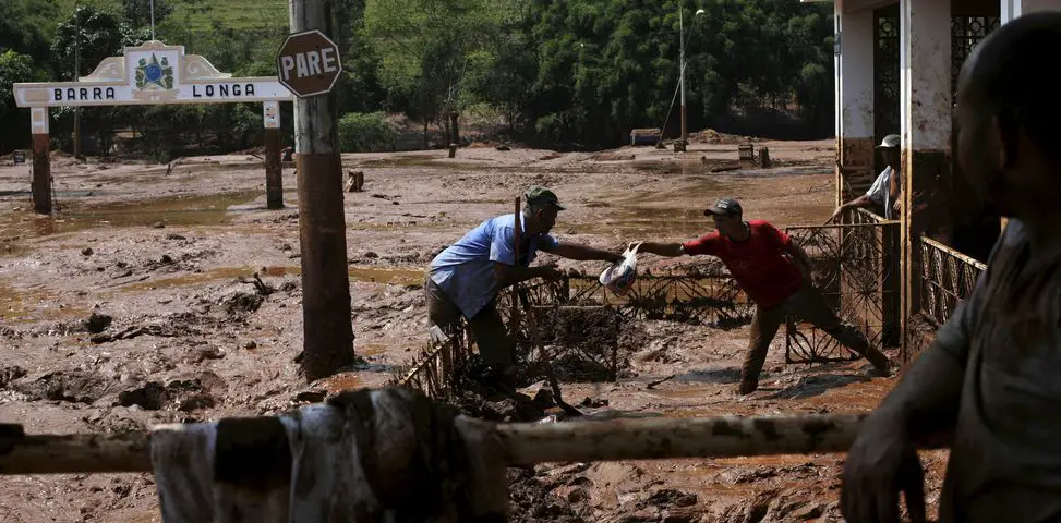 Brazil Dam Failure - a Slow-Motion Environmental Catastrophe - fb