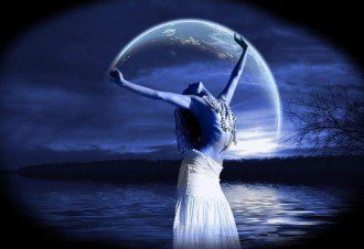 New Moon in Capricorn - Standing Strong in a Paradox of Darkness and Light