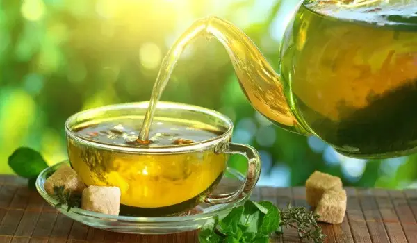 Drink Tea to Boost Brain Function, Lower Risk of Heart Disease and